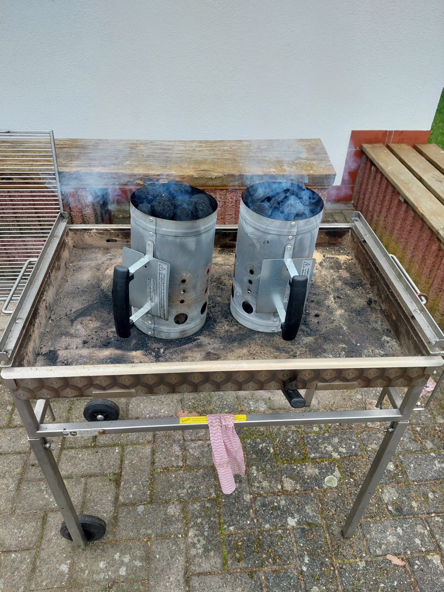 Grill anzünden beim Dreiwaffenturnier